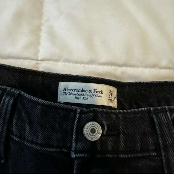 Abercrombie & Fitch shorts - Picture 2 of 4